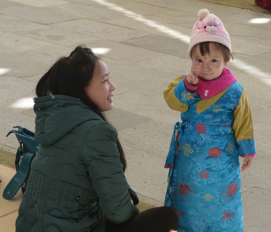 tibetan-child-mom