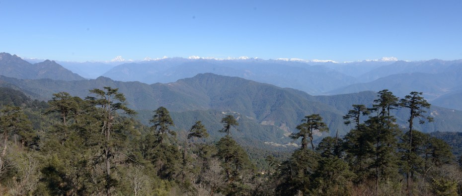 view-of-himalayas-from-pass
